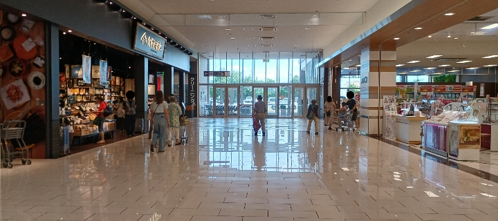 イオンモール草津】1F久世福商店前 | AEONMALL イベントスペース・広告
